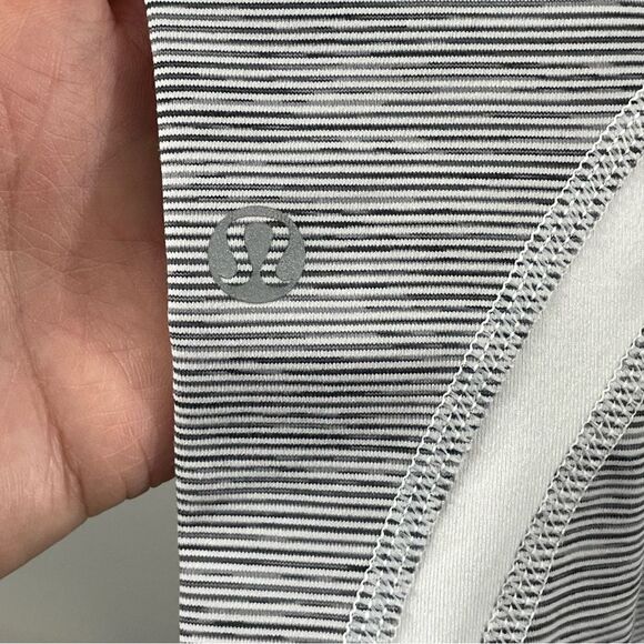 Lululemon Run Inspire Crop II Wee Are From Space White Combo/Fossil/White Size 4 - Picture 5 of 7